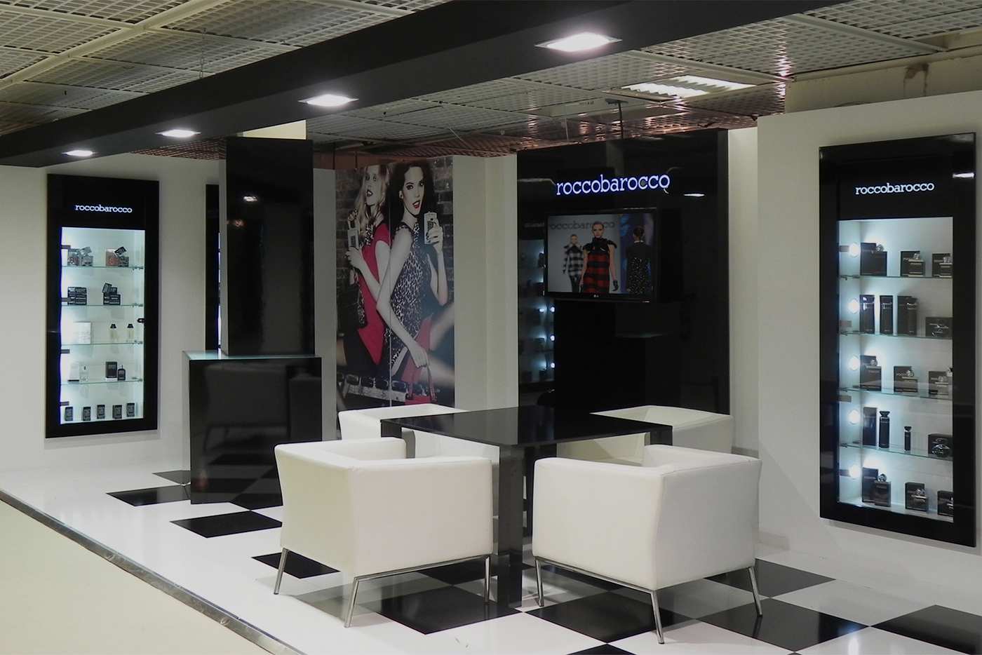 1 roccobarocco Exhibition Pitti Uomo Firenze Italy
